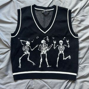 SHEIN Dancing Skeleton Print V-Neck Sleeveless Sweater